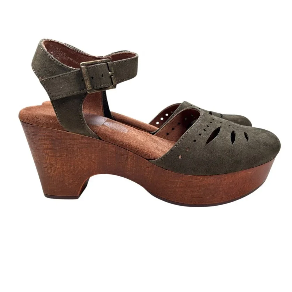 White Mountain Cassidy 9 Microsuede Platform Wedge Heel Clog Olive Retro Boho Ca